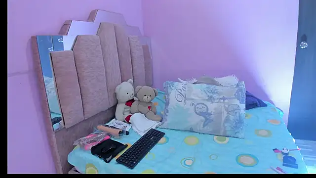 Snapshot of AndreaSweet2 chatting on 24, 9, 2025 AndreaSweet2 online show from 24, 9, 2025