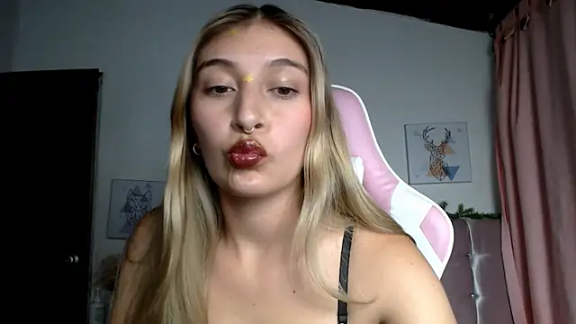 Snapshot of SophiaaLee chatting on 24, 4, 2026 SophiaaLee online show from 24, 4, 2026