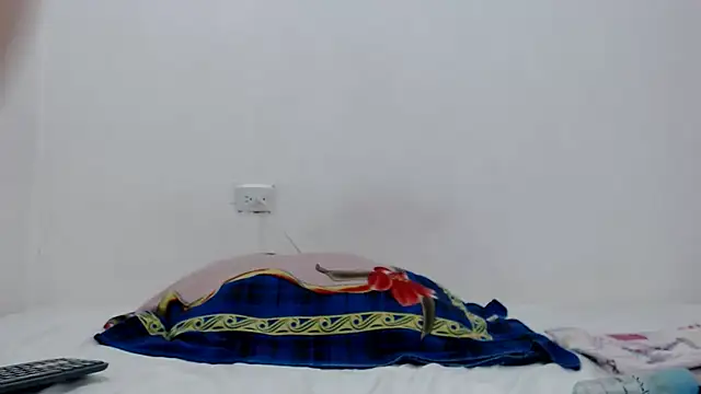 Luciana hardmand online show from 5, 12, 2025