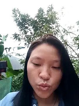 Snapshot of MuiNay chatting on 2, 10, 2025 MuiNay online show from 2, 10, 2025