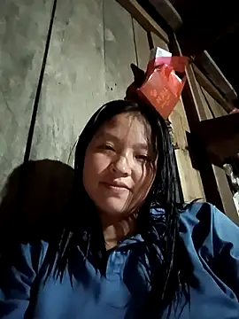 Snapshot of MuiNay chatting on 3, 10, 2025 MuiNay online show from 3, 10, 2025