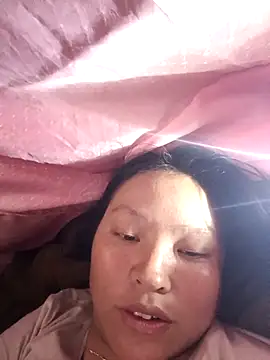 Snapshot of MuiNay chatting on 6, 10, 2025 MuiNay online show from 6, 10, 2025