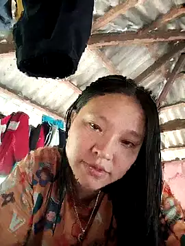 Snapshot of MuiNay chatting on 8, 10, 2025 MuiNay online show from 8, 10, 2025
