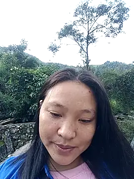 Snapshot of MuiNay chatting on 10, 10, 2025 MuiNay online show from 10, 10, 2025