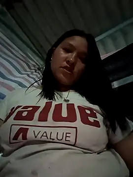 Snapshot of MuiNay chatting on 11, 10, 2025 MuiNay online show from 11, 10, 2025