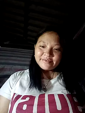 Snapshot of MuiNay chatting on 12, 10, 2025 MuiNay online show from 12, 10, 2025