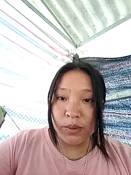 Snapshot of MuiNay chatting on 15, 10, 2025 MuiNay online show from 15, 10, 2025