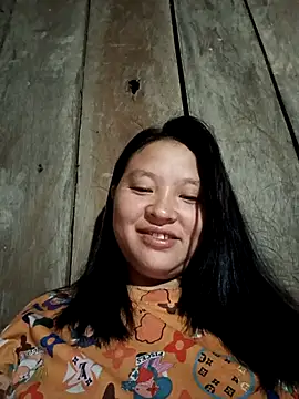 Snapshot of MuiNay chatting on 15, 10, 2025 MuiNay online show from 15, 10, 2025