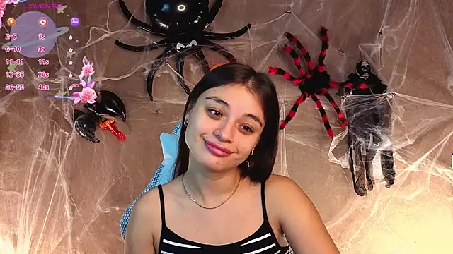 Leila Hefner online show from 15, 10, 2025