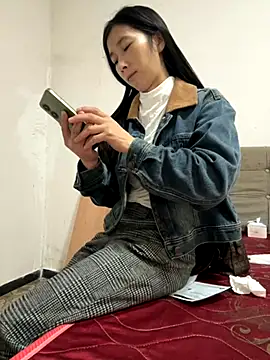 Snapshot of crhong666 chatting on 21, 10, 2025 crhong666 online show from 21, 10, 2025