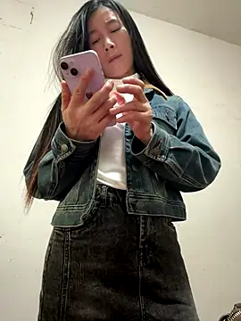 Snapshot of crhong666 chatting on 29, 10, 2025 crhong666 online show from 29, 10, 2025