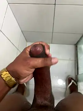 Snapshot of Roberto0o01 chatting on 17, 11, 2025 Roberto0o01 online show from 17, 11, 2025