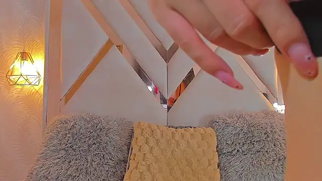 Snapshot of anni_honeyriveras chatting on 24, 9, 2025 anni honeyriveras online show from 24, 9, 2025