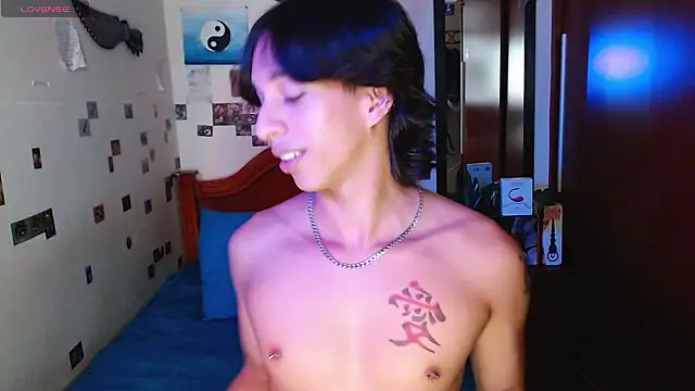 Snapshot of DannyPhantom555 chatting on 15, 2, 2026 DannyPhantom555 online show from 15, 2, 2026