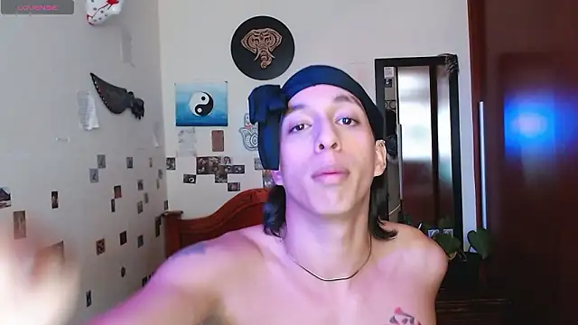 Snapshot of DannyPhantom555 chatting on 20, 2, 2026 DannyPhantom555 online show from 20, 2, 2026