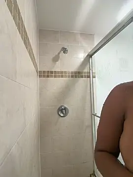 Snapshot of LuckyKhloe chatting on 8, 5, 2026 LuckyKhloe online show from 8, 5, 2026