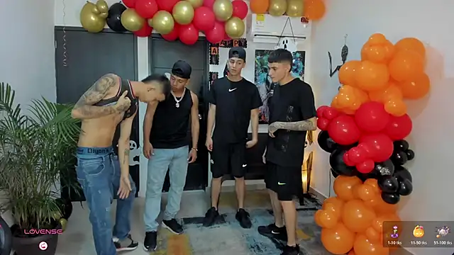 Snapshot of Playhardsex_ chatting on 21, 10, 2025 Playhardsex online show from 21, 10, 2025