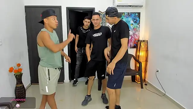 Snapshot of Playhardsex_ chatting on 24, 11, 2025 Playhardsex online show from 24, 11, 2025