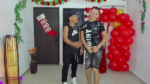 Snapshot of Playhardsex_ chatting on 30, 11, 2025 Playhardsex online show from 30, 11, 2025