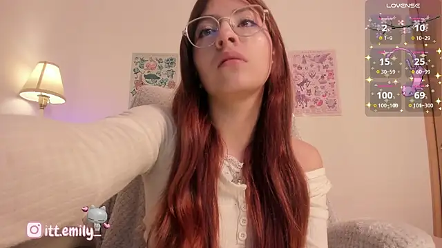 Snapshot of emily_uwu0 chatting on 12, 6, 2026 emily uwu0 online show from 12, 6, 2026