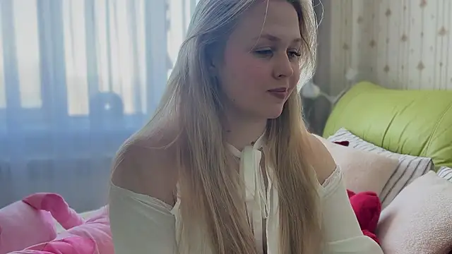 Snapshot of Estella_Elwood chatting on 3, 2, 2026 Estella Elwood online show from 3, 2, 2026