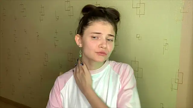 Snapshot of may_rollins chatting on 11, 11, 2025 may rollins online show from 11, 11, 2025