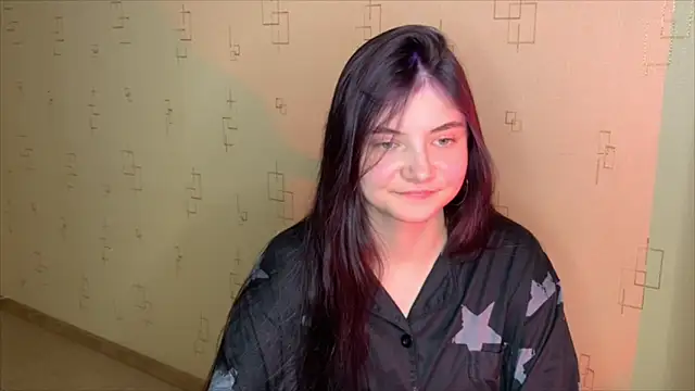 Snapshot of may_rollins chatting on 13, 11, 2025 may rollins online show from 13, 11, 2025