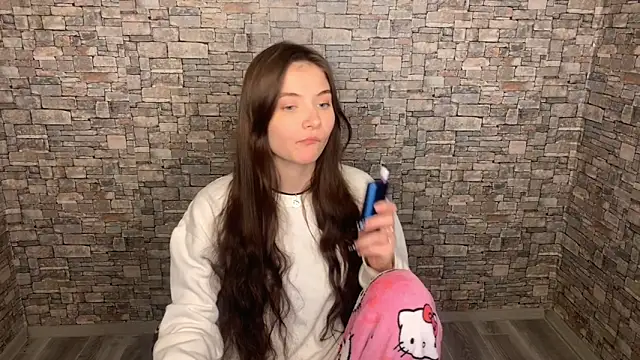 Snapshot of may_rollins chatting on 19, 12, 2025 may rollins online show from 19, 12, 2025