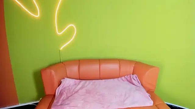 Lili milk20 online show from 7, 4, 2026