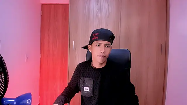 Snapshot of Toy_boy777 chatting on 14, 2, 2026 Toy boy777 online show from 14, 2, 2026