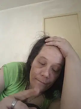 Snapshot of zeousseelphie chatting on 7, 6, 2026 zeousseelphie online show from 7, 6, 2026