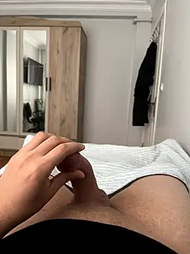 Erenn9972 online show from 21, 9, 2025