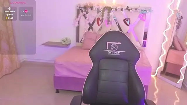 ZURY TAY online show from 26, 9, 2025