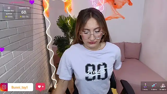 Bunni tay online show from 11, 10, 2025