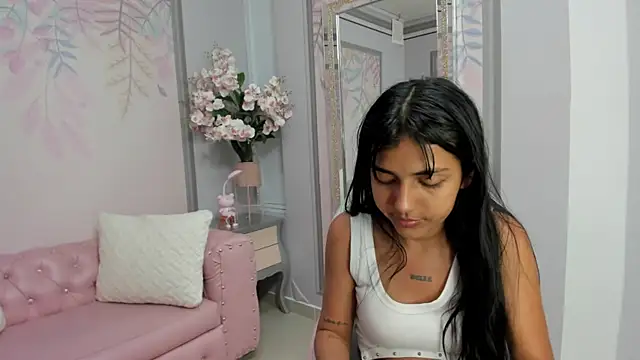 Jessgarcia  online show from 9, 10, 2025