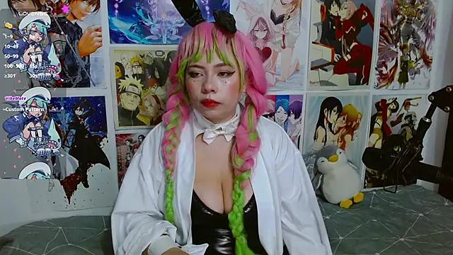 Snapshot of Lil-La chatting on 12, 10, 2025 Lil-La online show from 12, 10, 2025