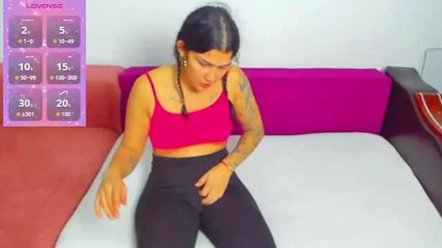 MiaKiittyy online show from 8, 10, 2025