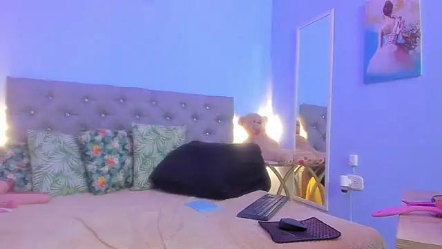 Snapshot of neferet_opal chatting on 22, 11, 2025 neferet opal online show from 22, 11, 2025