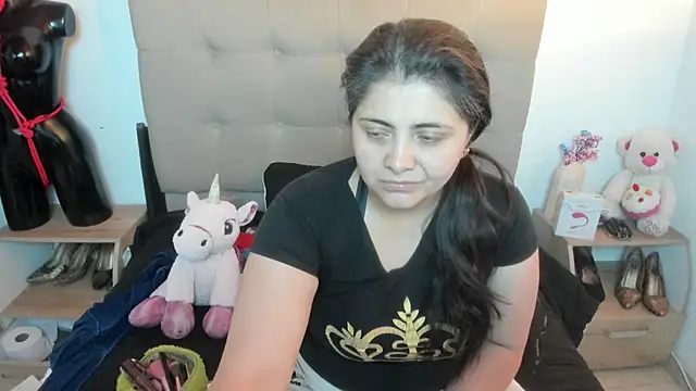 TifanyAmazinng online show from 25, 11, 2025