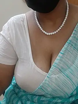 Snapshot of tami_lavanya chatting on 15, 5, 2026 tami lavanya online show from 15, 5, 2026