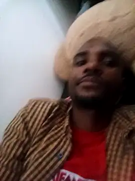 Snapshot of LastCoupleXXX chatting on 12, 11, 2025 LastCoupleXXX online show from 12, 11, 2025