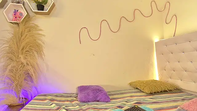 Snapshot of tatixxxvega chatting on 29, 10, 2025 tatixxxvega online show from 29, 10, 2025