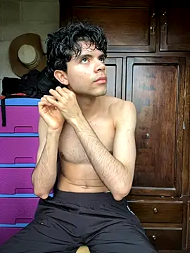 Axel-Mejia online show from 28, 10, 2025