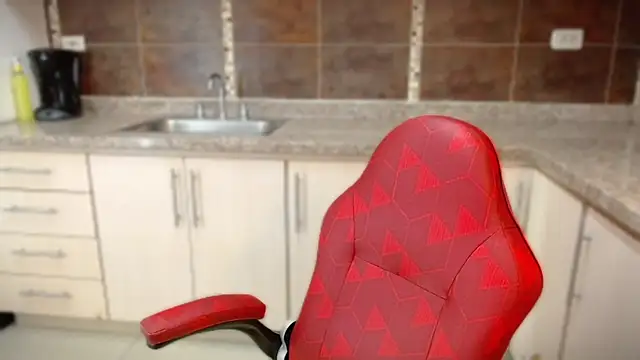 Snapshot of ValentinaMillers_ chatting on 30, 9, 2025 ValentinaMillers online show from 30, 9, 2025