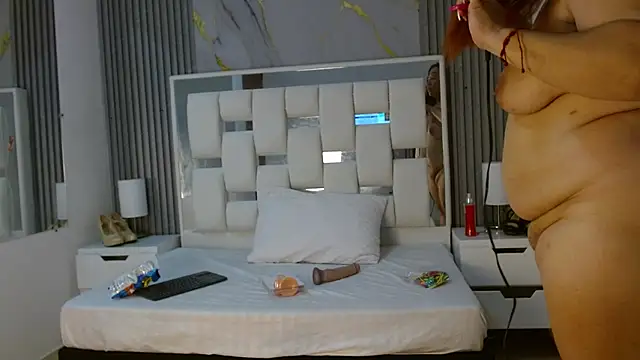 VanessaHard as online show from 21, 9, 2025