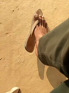 INTERNATIONAL0001 online show from 9, 11, 2025