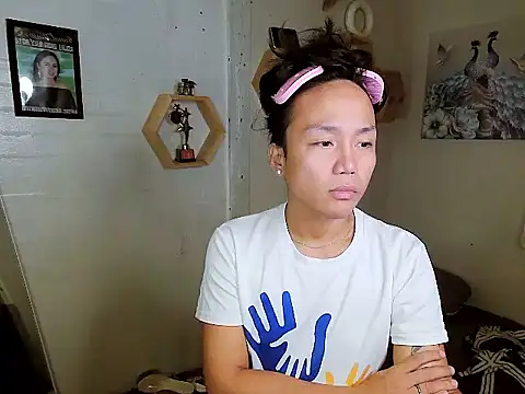 YourNikkieXxx online show from 11, 10, 2025