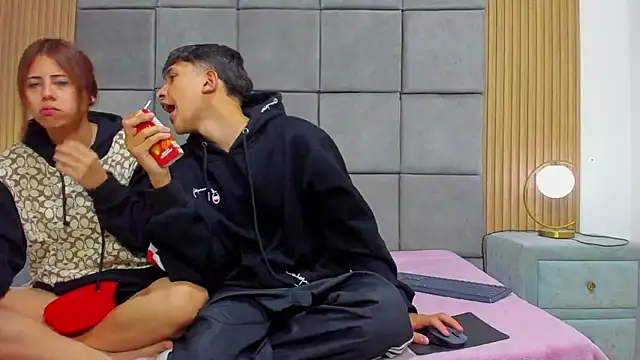 ChanellandMax online show from 8, 1, 2026