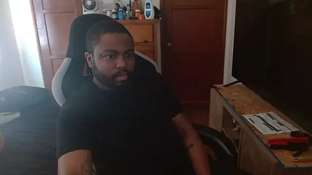 Snapshot of Breadwinnah chatting on 6, 4, 2026 Breadwinnah online show from 6, 4, 2026