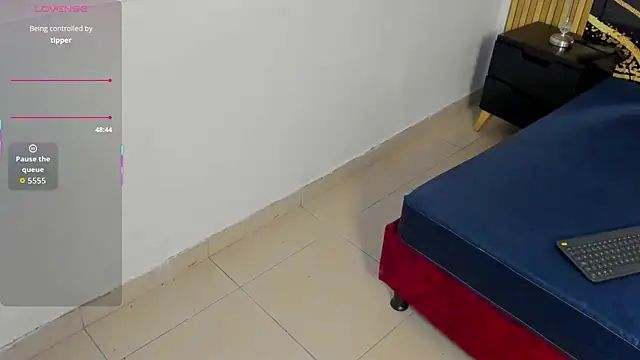 VioletRose as online show from 9, 1, 2026